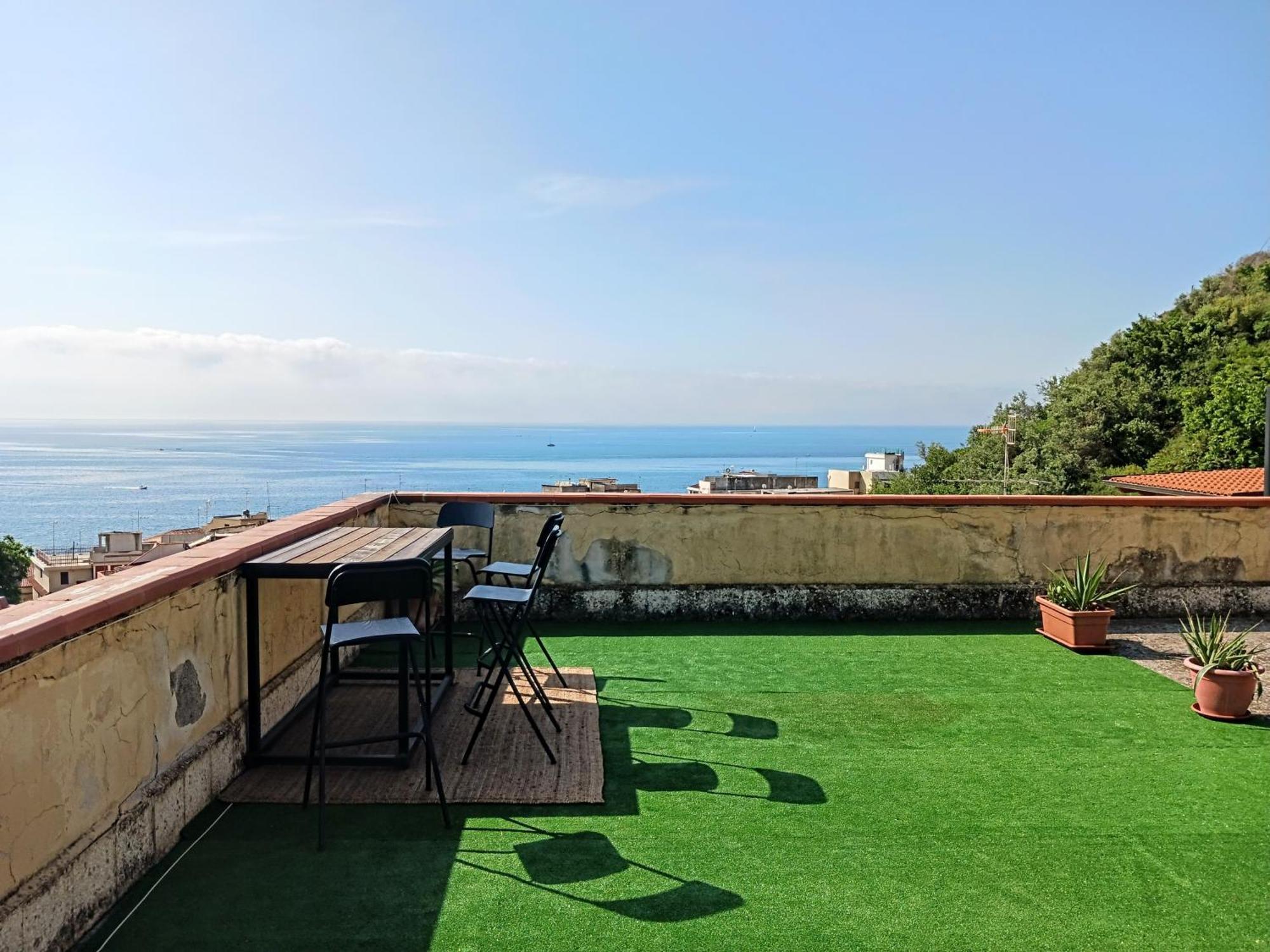 Mungi Bay, Flat With Sea View Roof Top Terrace Giardini Naxos Exterior photo